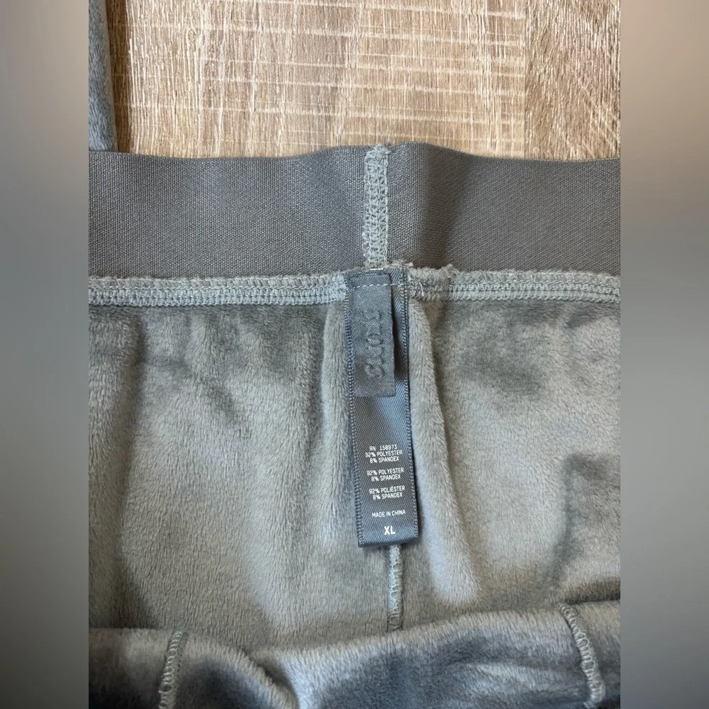 SKIMS soft leggings high